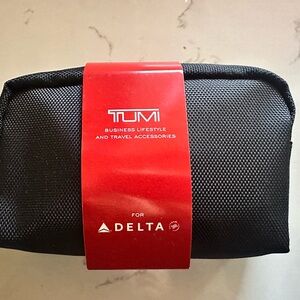Tumi by Delta Black amenity Kit